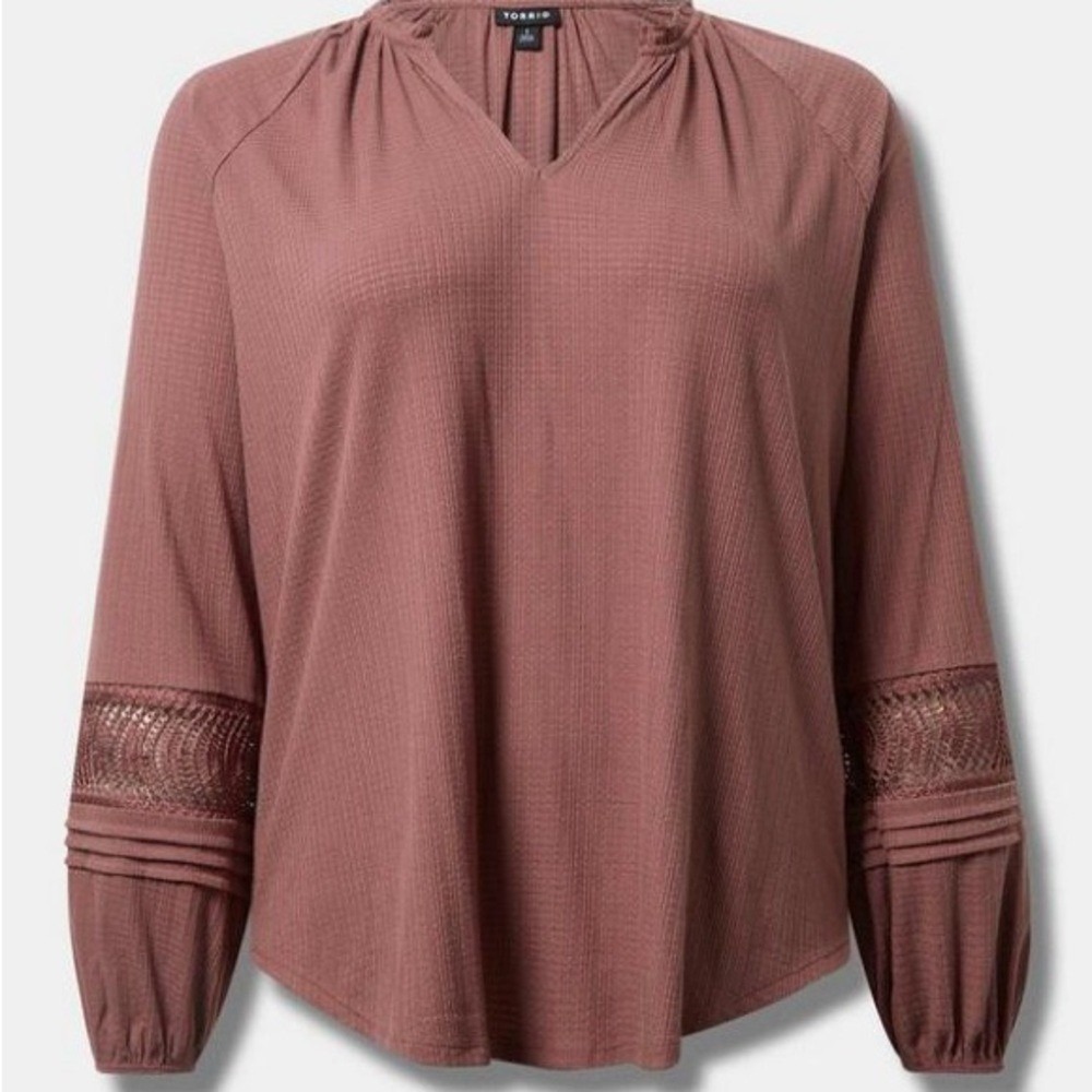 Torrid Womens Mauve Gauze Crochet Lace Balloon Sleeve Ruffle Neck Blouse Size 2